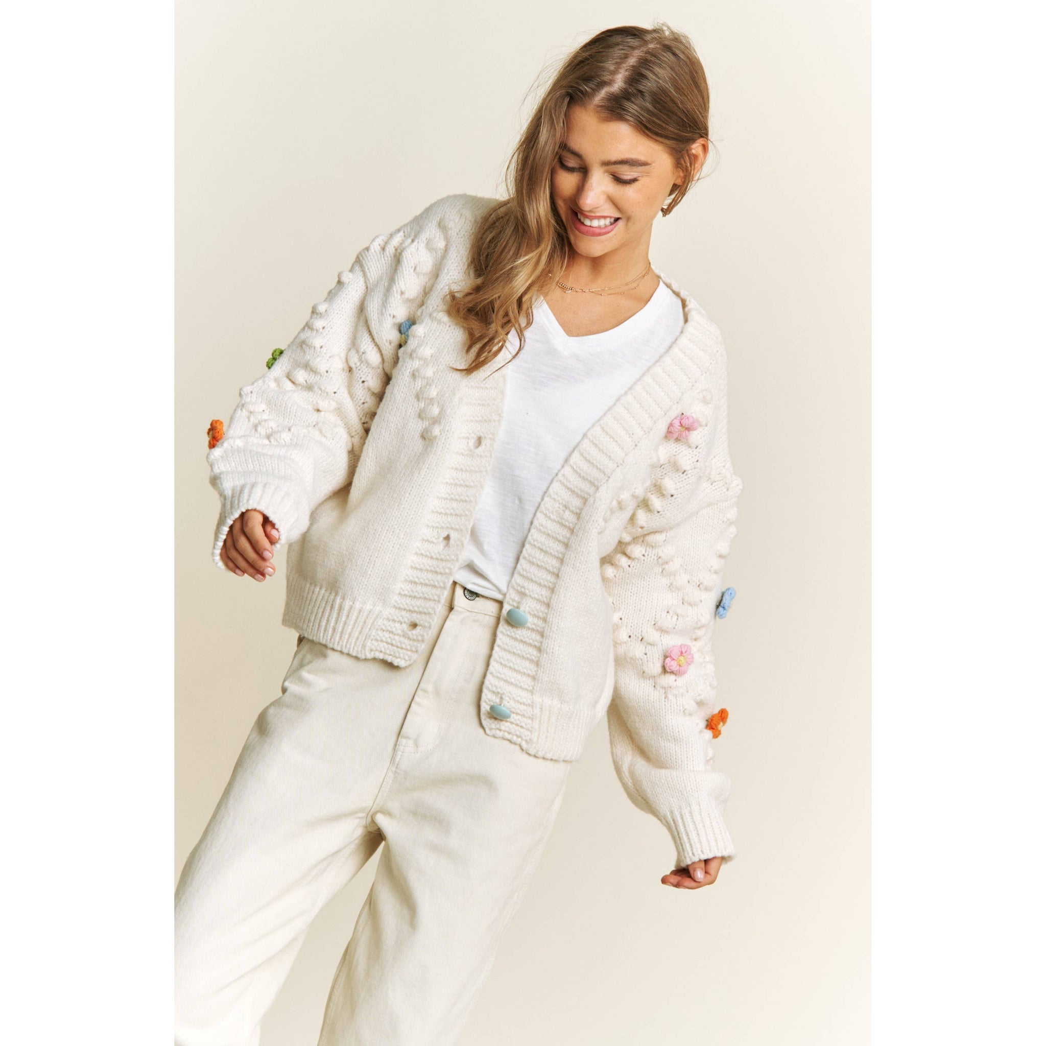 SWEET 3D FLOWER DETACHABLE PATCH KNITTING CARDIGAN: Cream