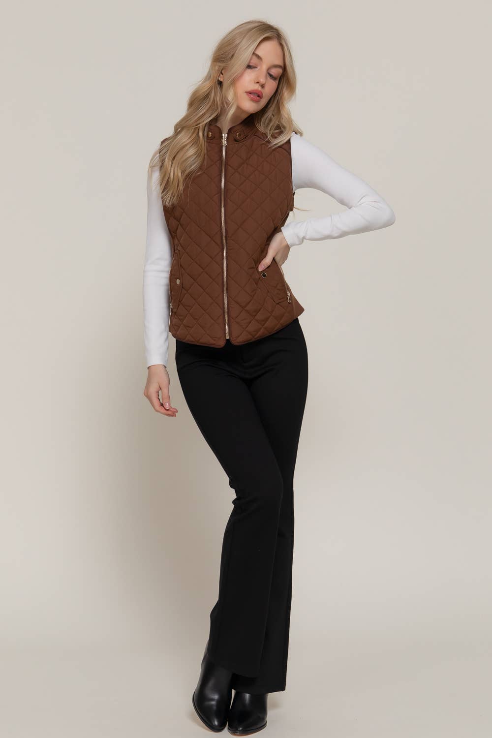 Suede Piping Detail Rib Quilted Padding Vest: 1