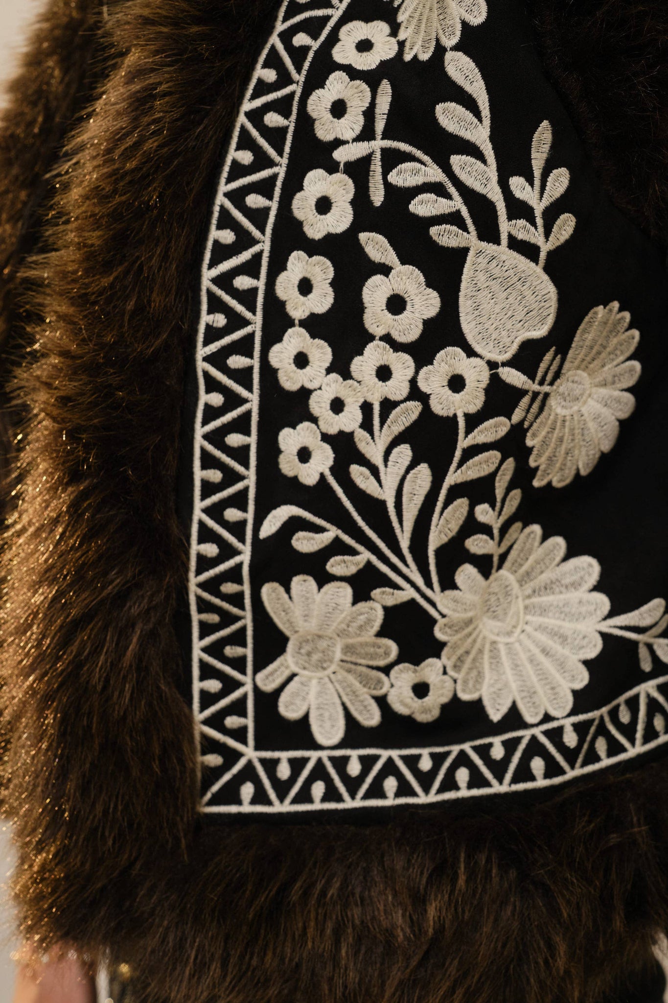 91718V Embroidered Suede Vest With Fur Trim: BLACK