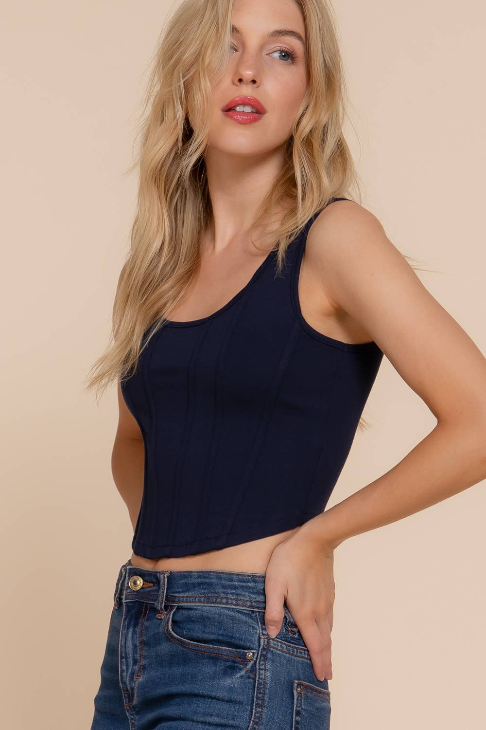 Sleeveless Curved Hem Lined Detail Knit Top
