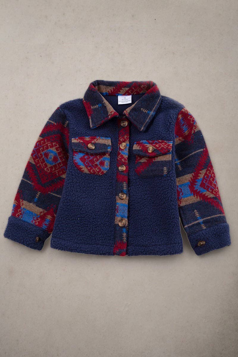 💎Navy blue sherpa shacket with geometric printed sleeve. TPG65133050SOL