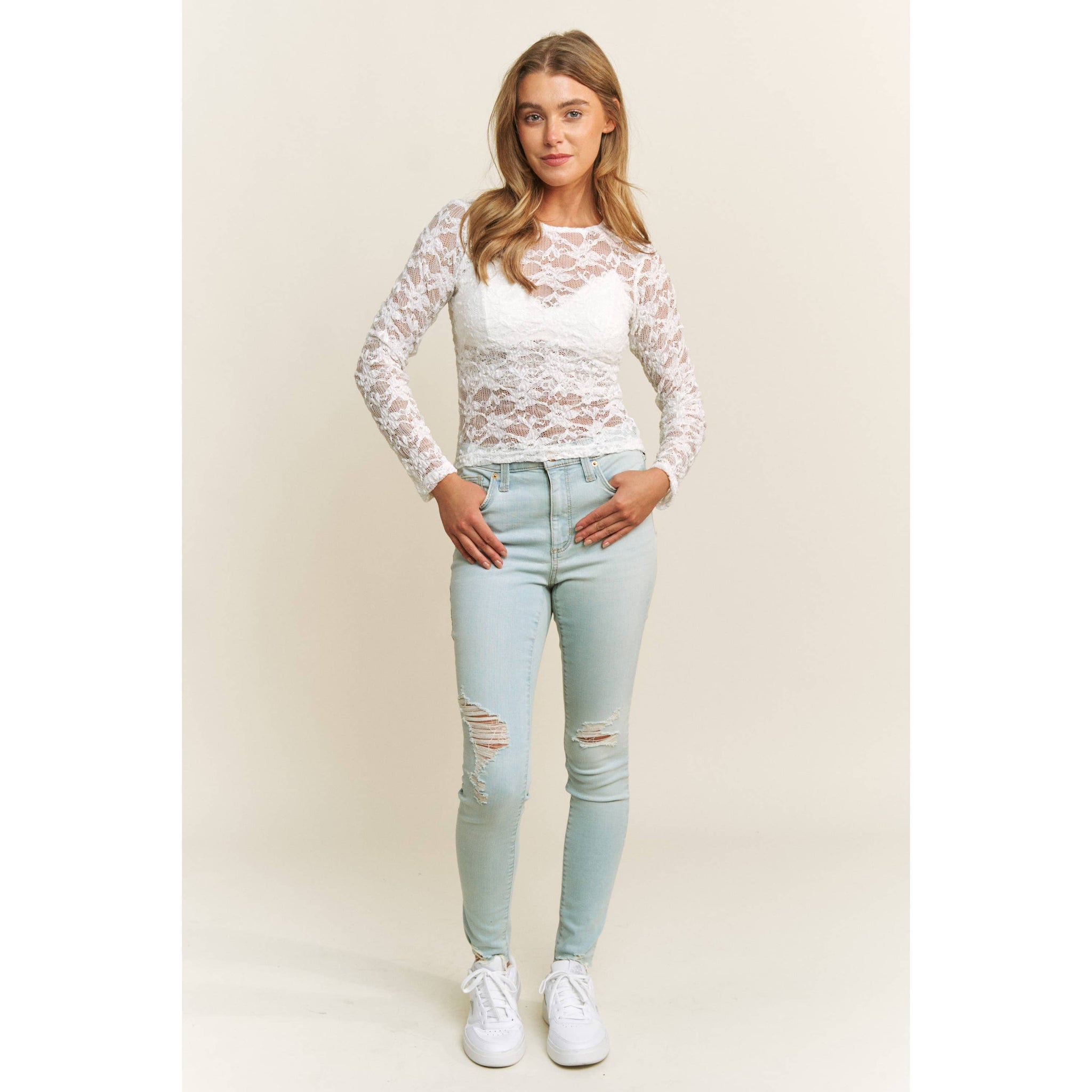 CHIC FLORAL LACE ROUND NECK DESIGN LONG SLEEVE FITTED TOP: White Multi