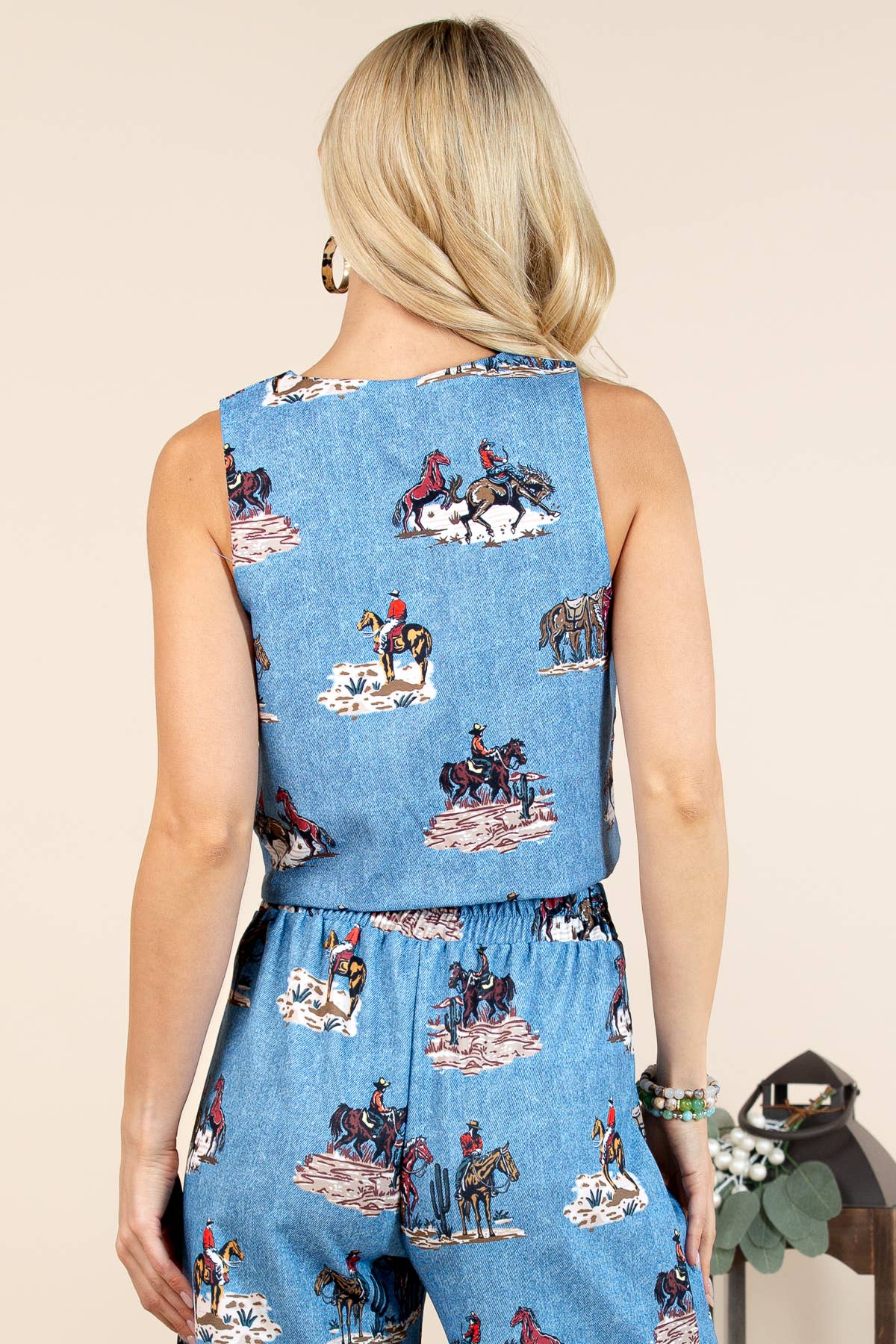 T1587-5220-Western Friend Ranch Print Vest Top
