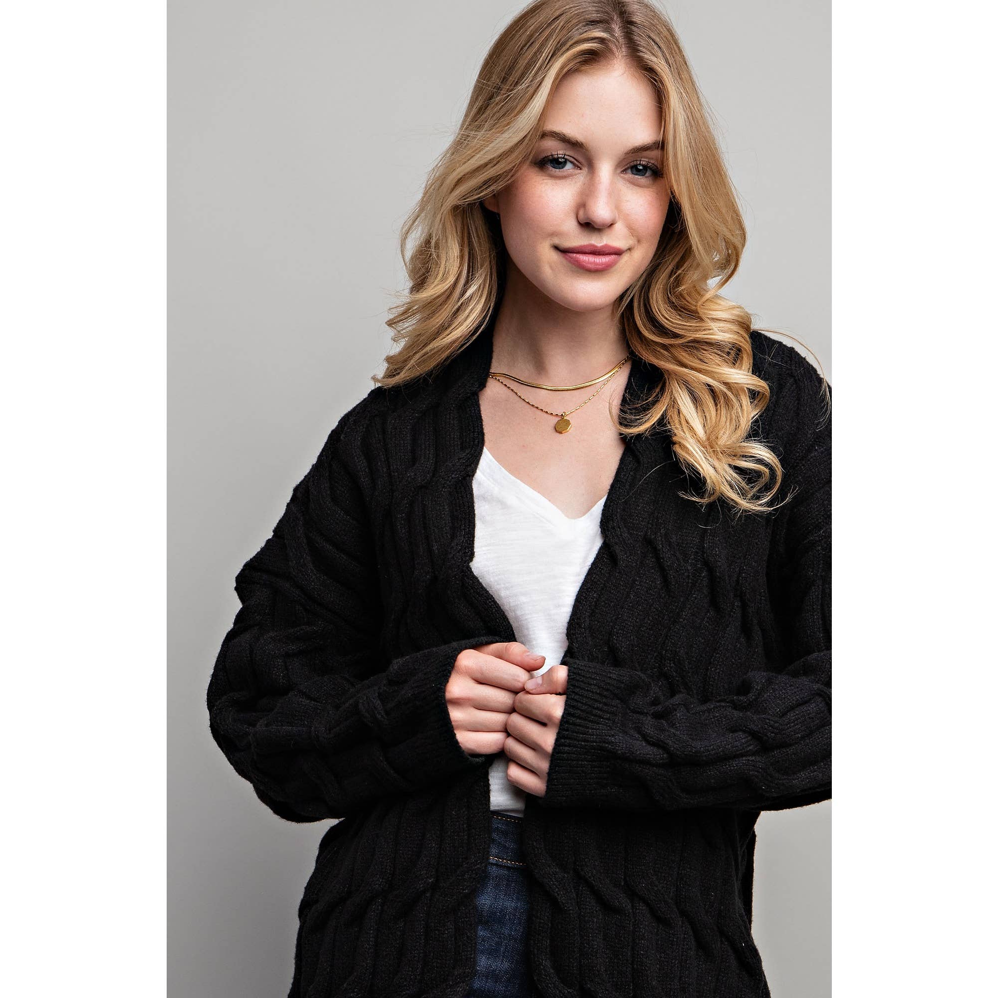 CHUNKY CABLE KNITTING CARDIGAN: Black; OVERSIZED FIT