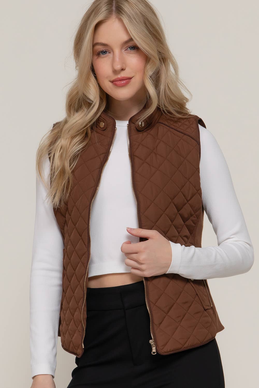 Suede Piping Detail Rib Quilted Padding Vest: 1