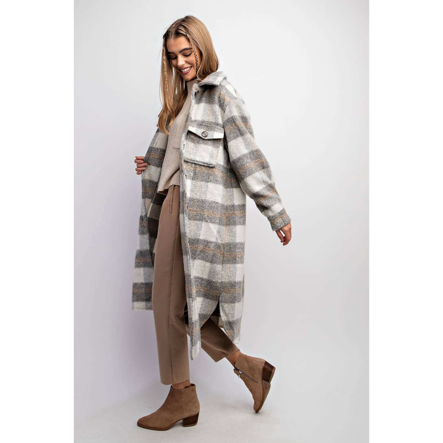 OVERSIZED PINK CHECKERED FLUFFY PLAID JACKET: Grey Mix