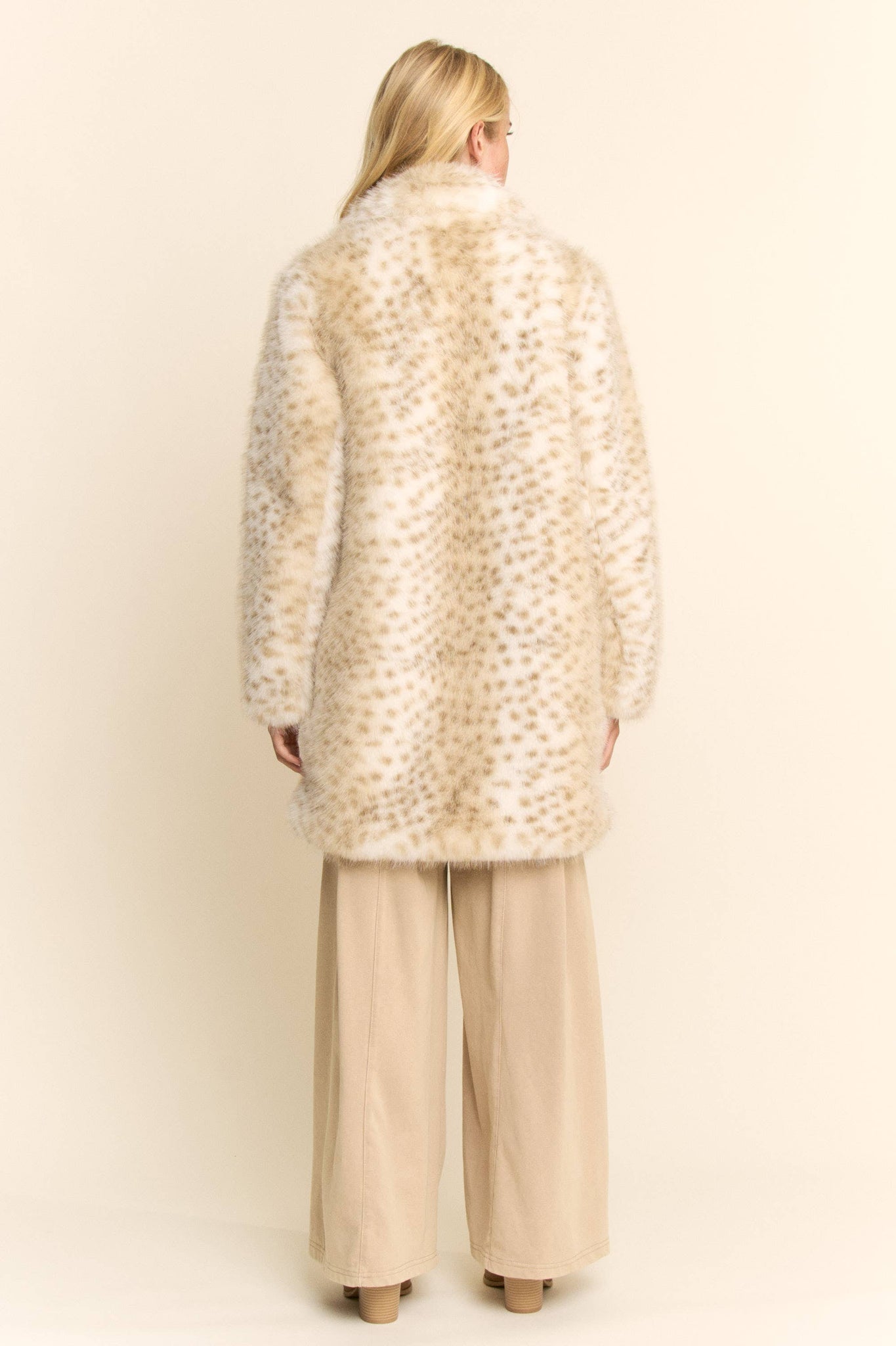 TRICOLOR FAUX FUR COAT: LEOPARD/TAUPE