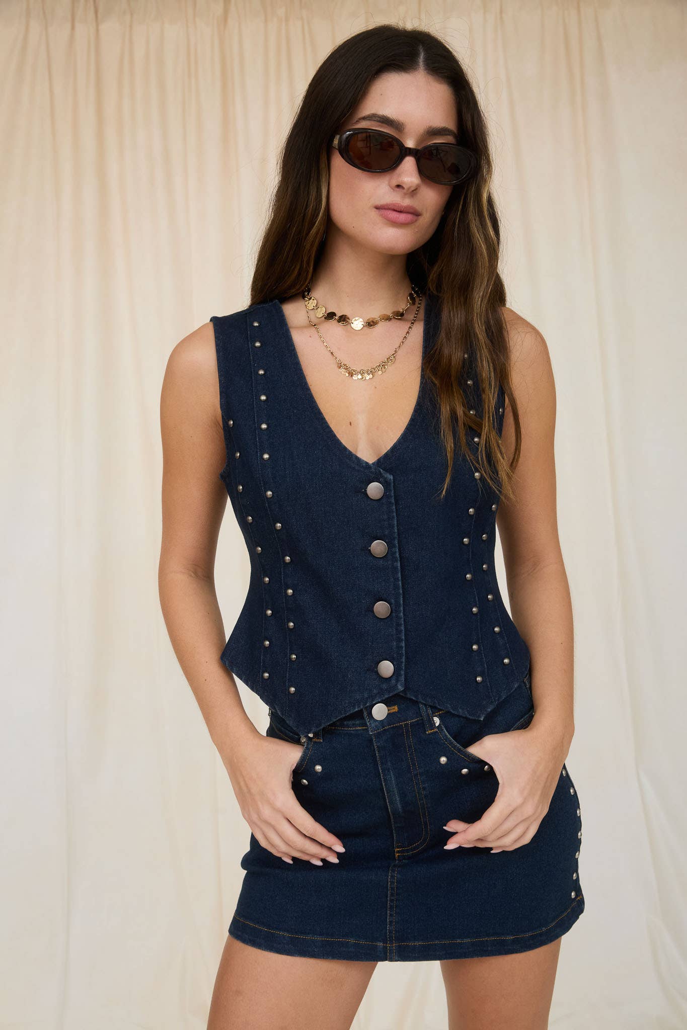 STUD DETAIL V NECK BUTTON DOWN DENIM VEST: DENIM