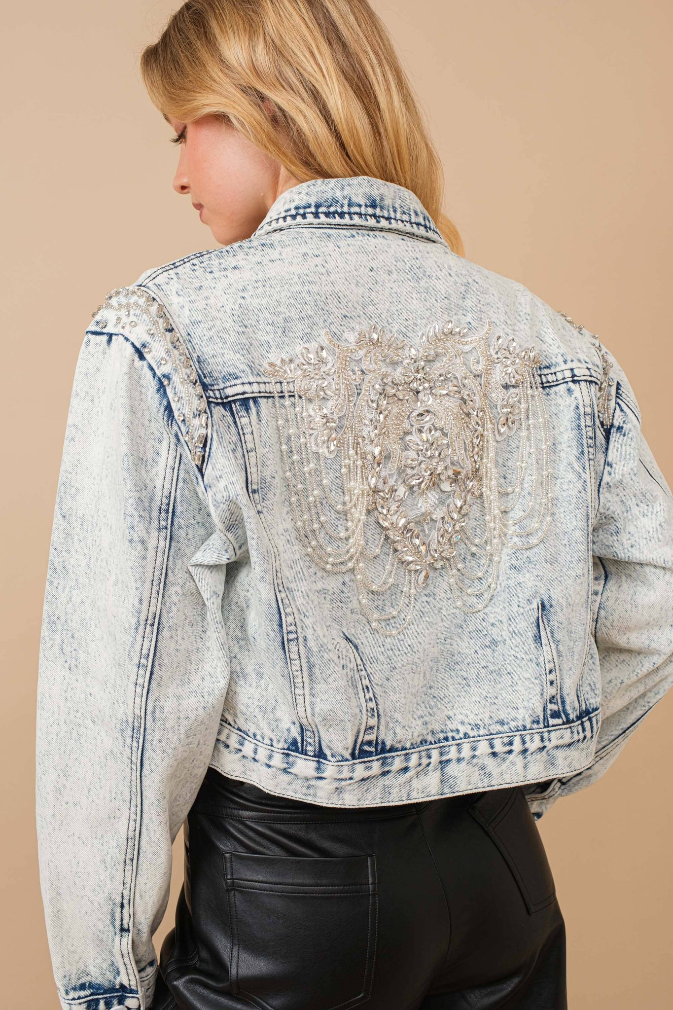80037J - Acid Washed Shoulder Beading Denim Jacket: LIGHT WASH