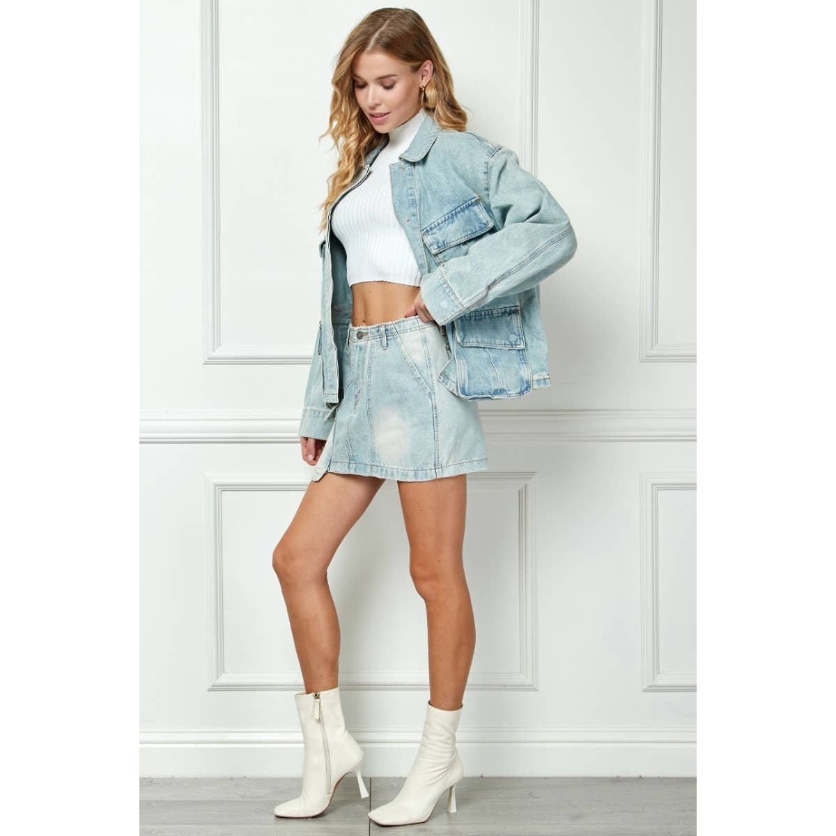 One Side Cargo Pocket Denim Mini Skirt: LT Wash