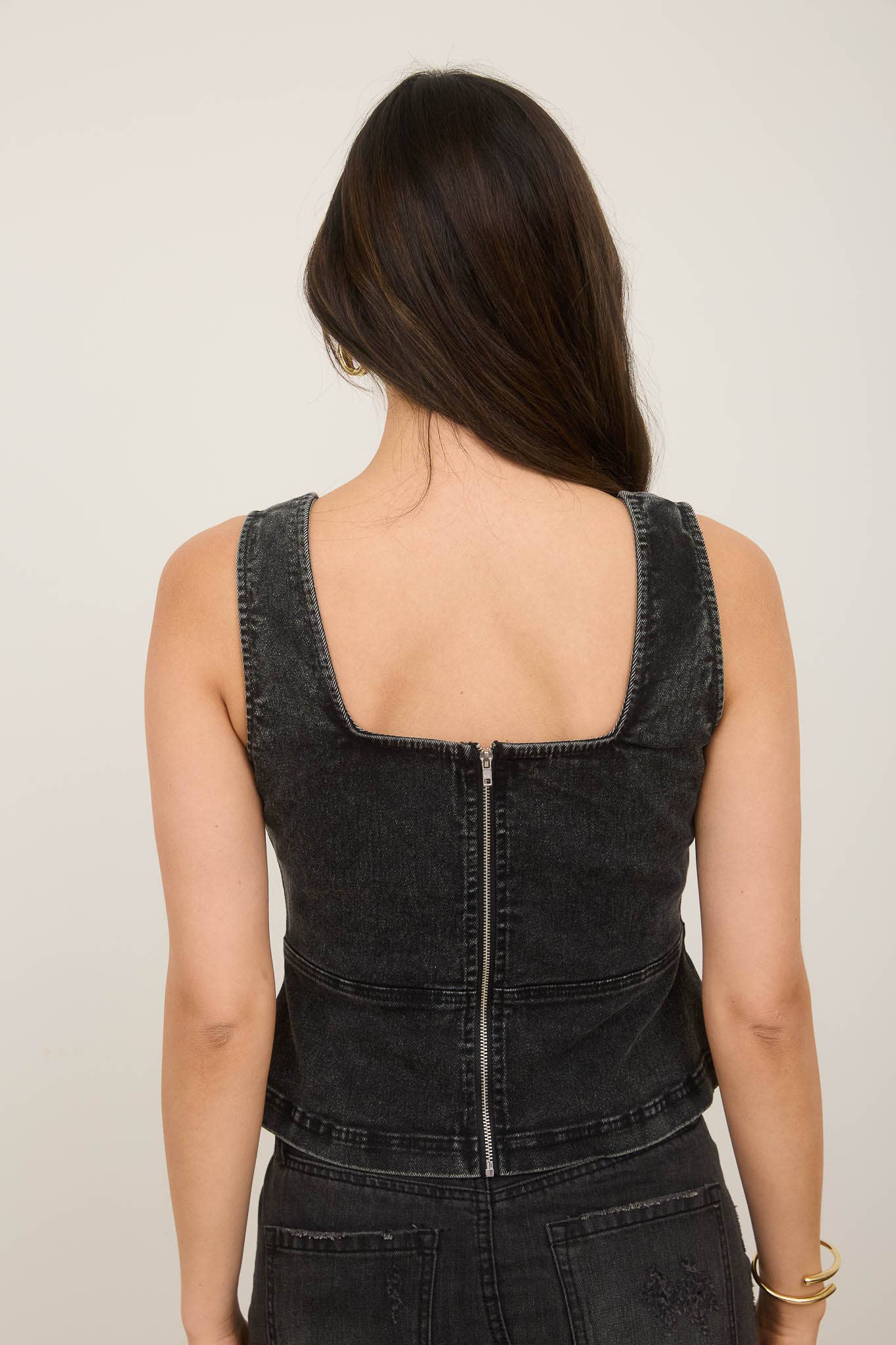 LACE UP FRONT SLEEVELESS DENIM TOP : BLACK
