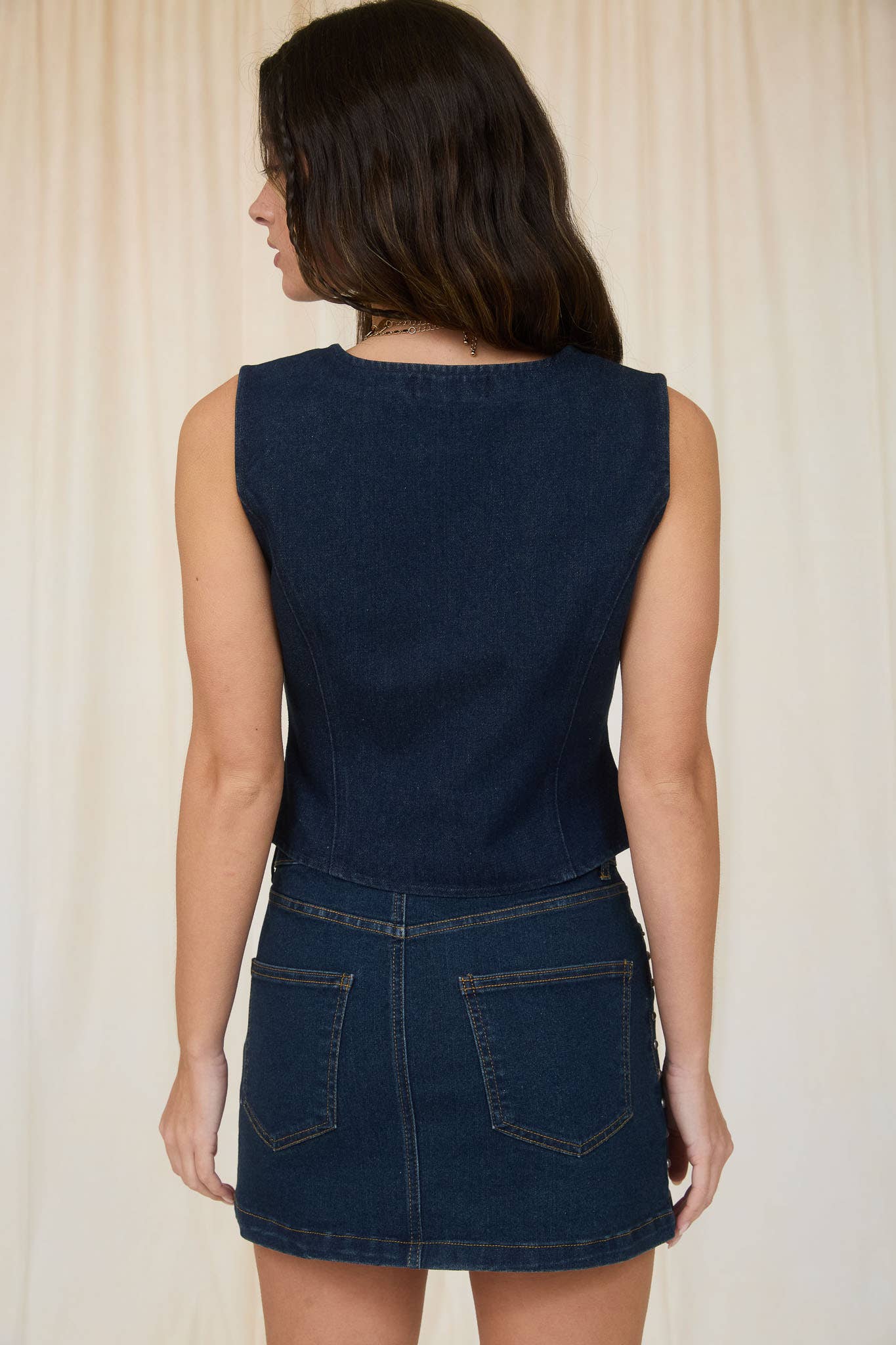 STUD DETAIL V NECK BUTTON DOWN DENIM VEST: DENIM