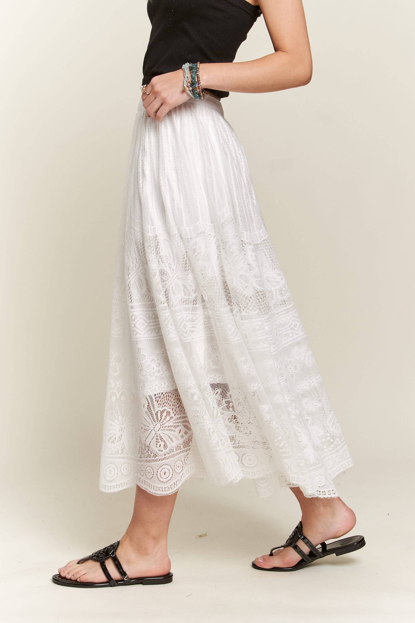 CES3624 - ELASTIC WAIST RAW HEM LACE MAXI SKIRT: WHITE