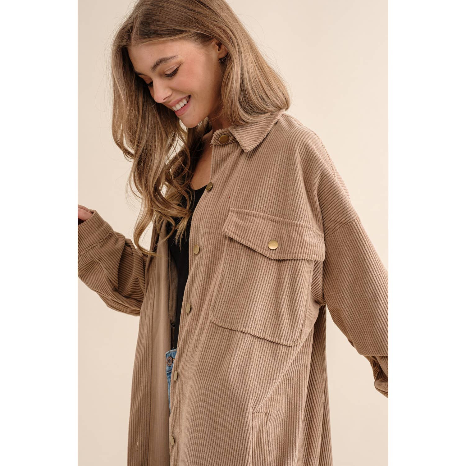 LONG CORDUROY BUTTON DOWN SHIRT JACKET SHACKET: Warm Taupe