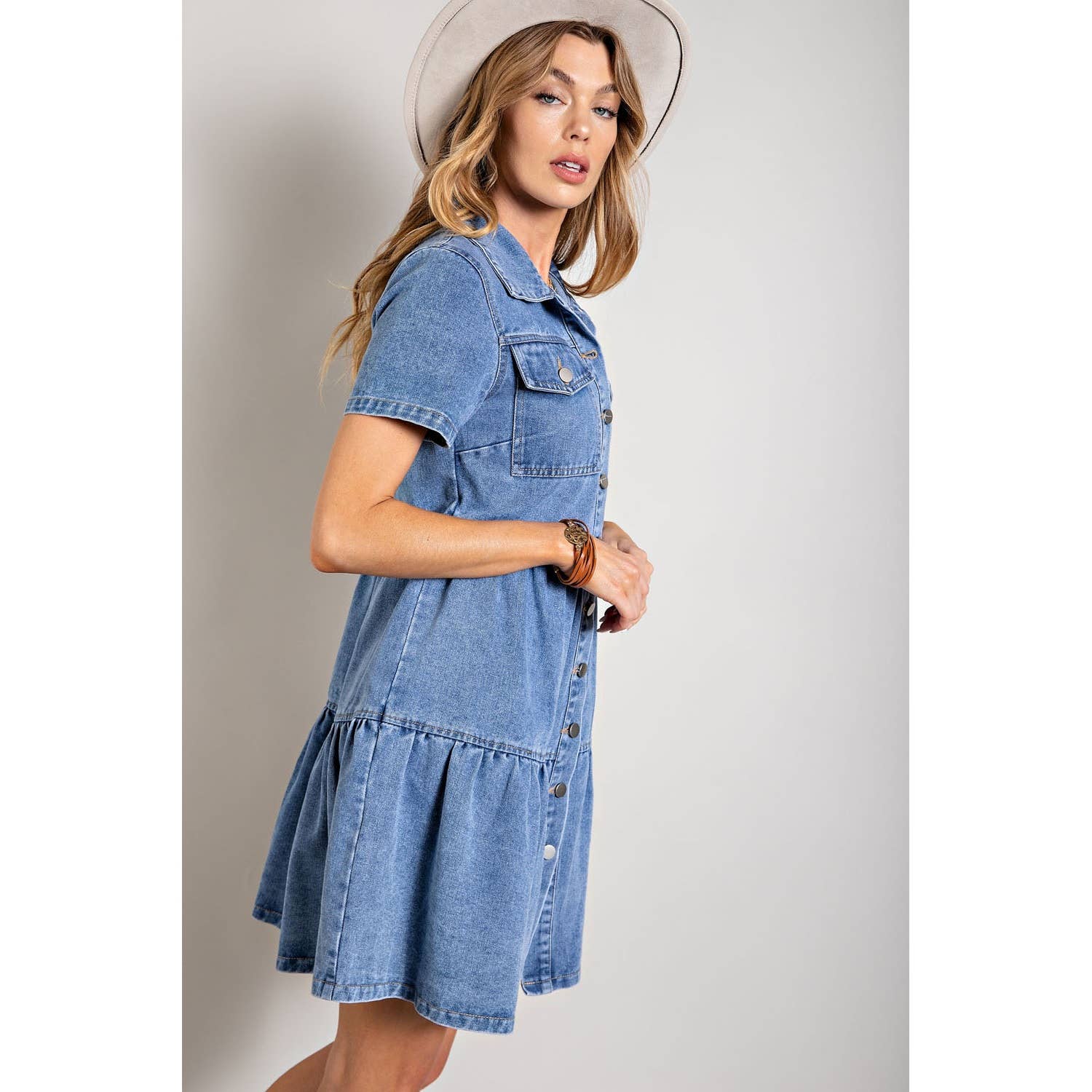DENIM BUTTON DOWN RUFFLE HEM DRESS: Medium Denim