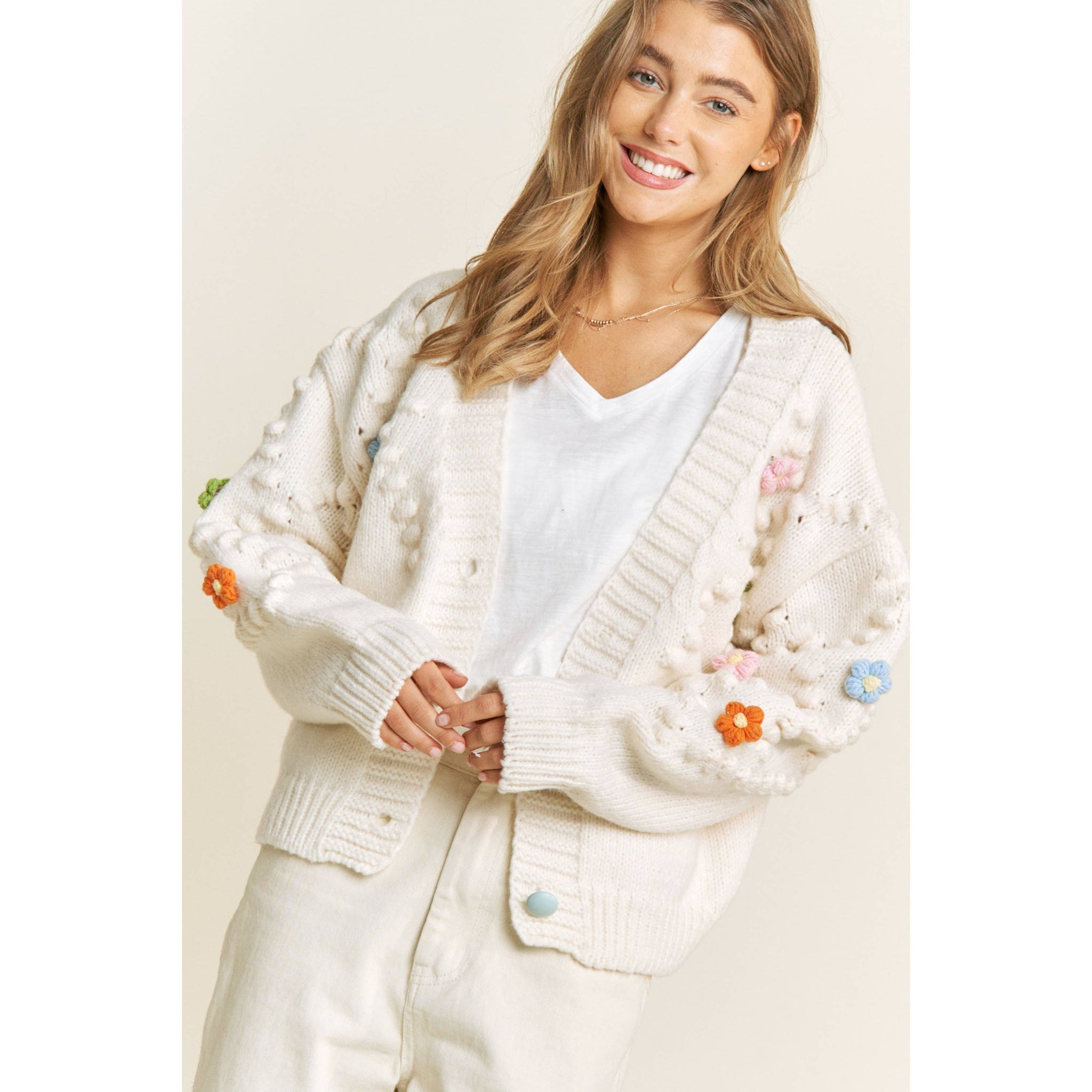 SWEET 3D FLOWER DETACHABLE PATCH KNITTING CARDIGAN: Cream
