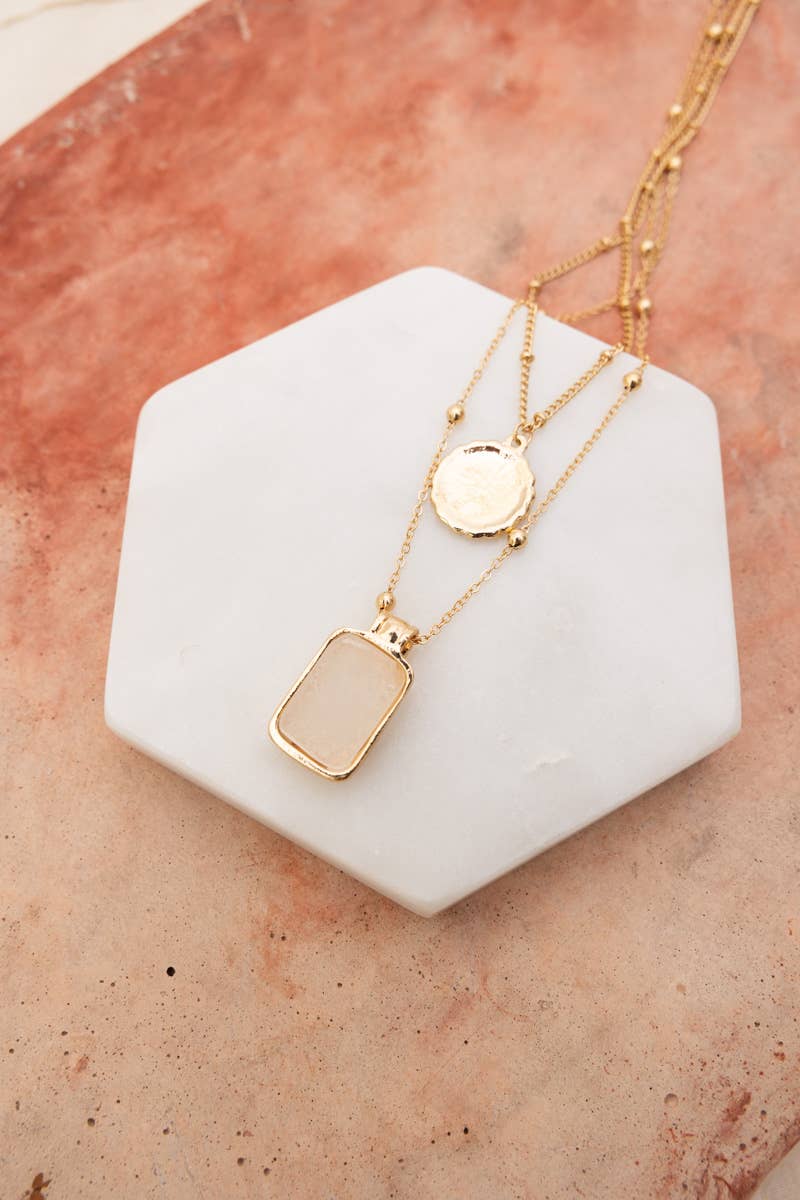 Blushy Stone Pendant Necklace: Gold