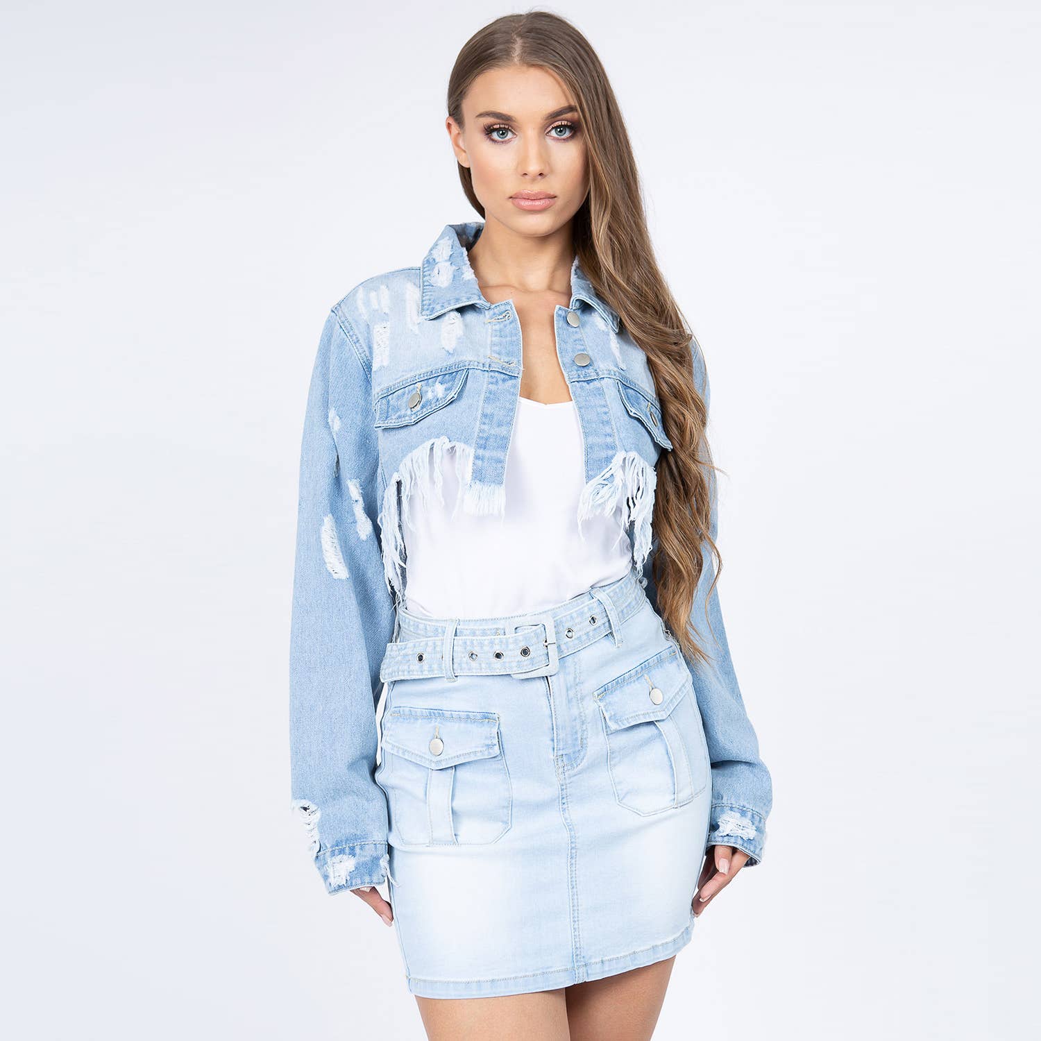 DISTRESSED DENIM JACKET WITH FRAYED HEM-RJK3617: LIGHT BLUE