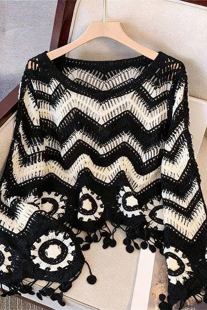 Zigzag Pattern Sweater with Tassels: BLACK / One Size