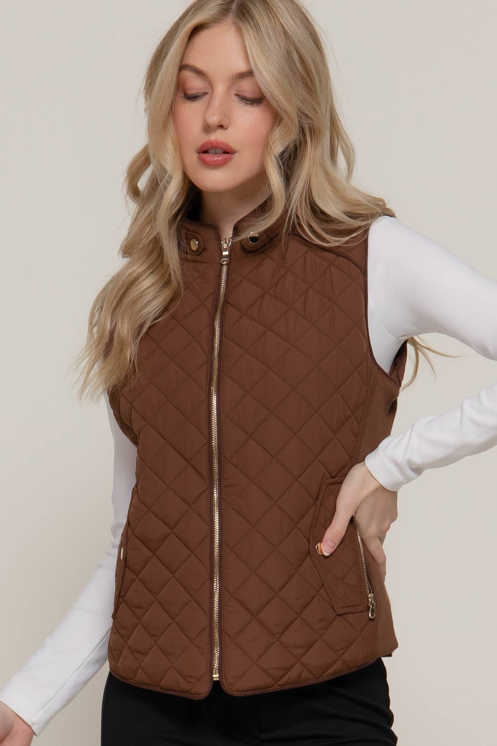 Suede Piping Detail Rib Quilted Padding Vest: 1