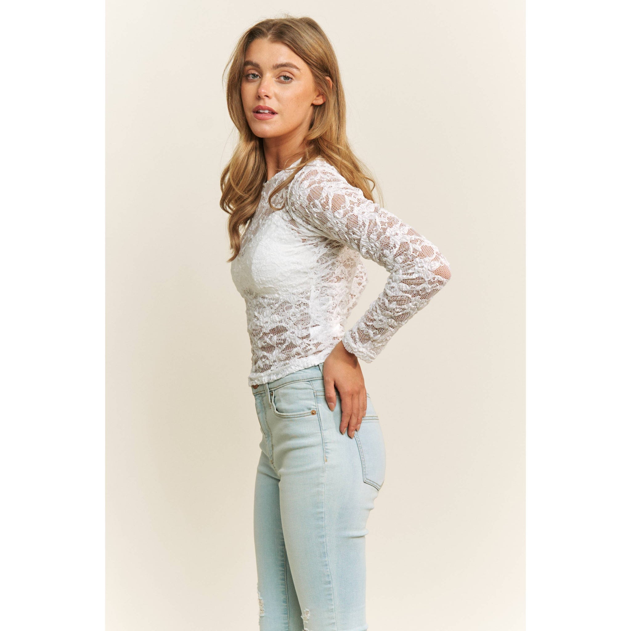 CHIC FLORAL LACE ROUND NECK DESIGN LONG SLEEVE FITTED TOP: White Multi