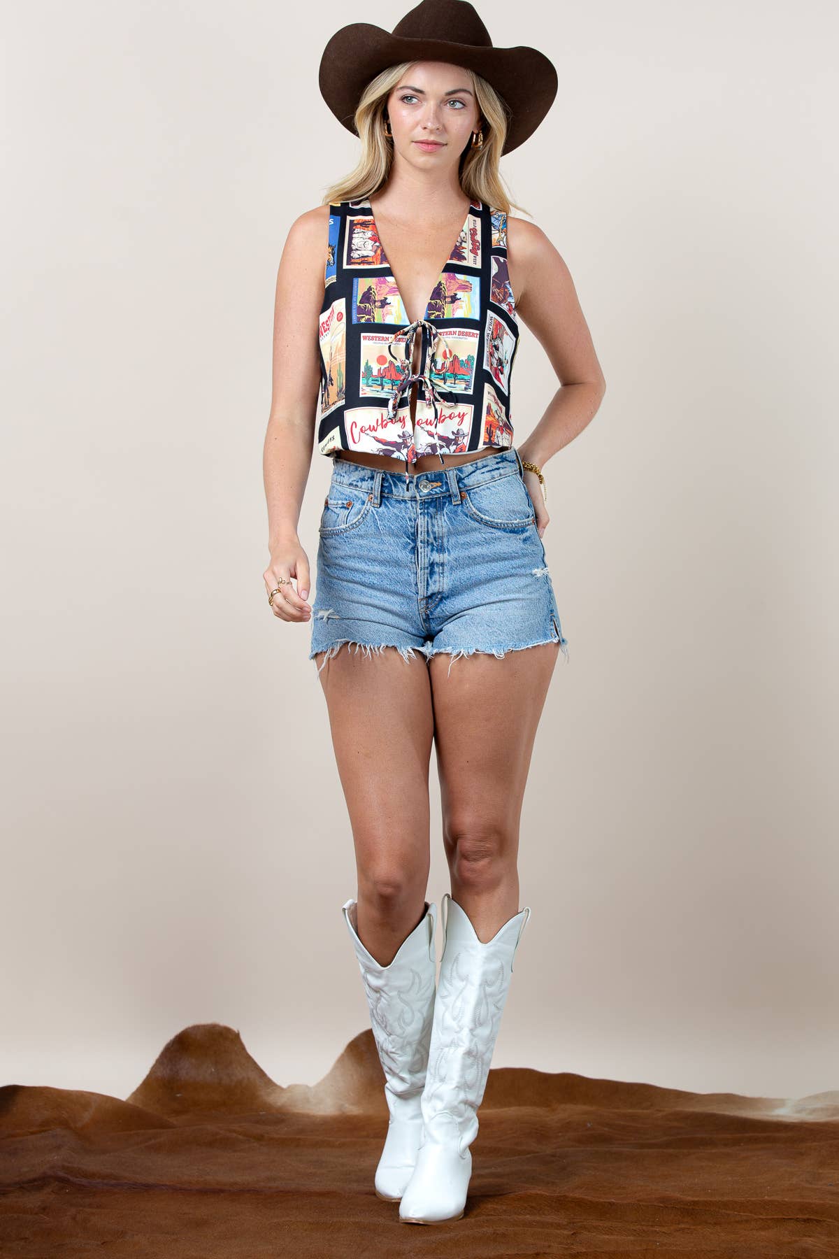 T1587- 5585-Western Cowboy Stamp Print Vest Top: Print