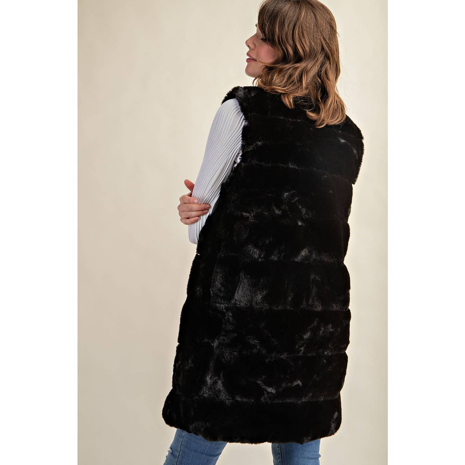 LONG FURRY TIERED HIGH NECK PUFFER VEST: Black