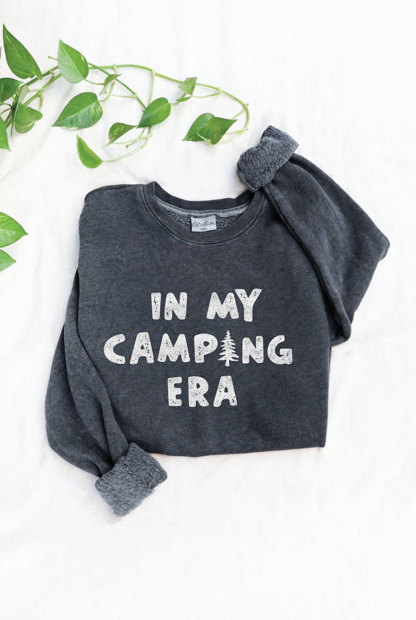 IN MY CAMPING ERA Mineral Graphic Sweatshirt: VINTAGE BLACK