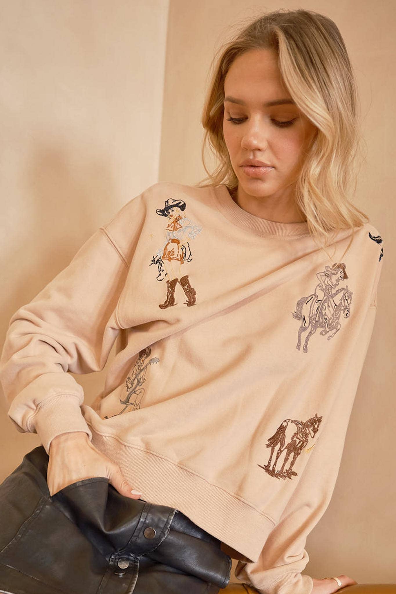 23230T - Western Motif Embroidered Graphic Sweatshirt