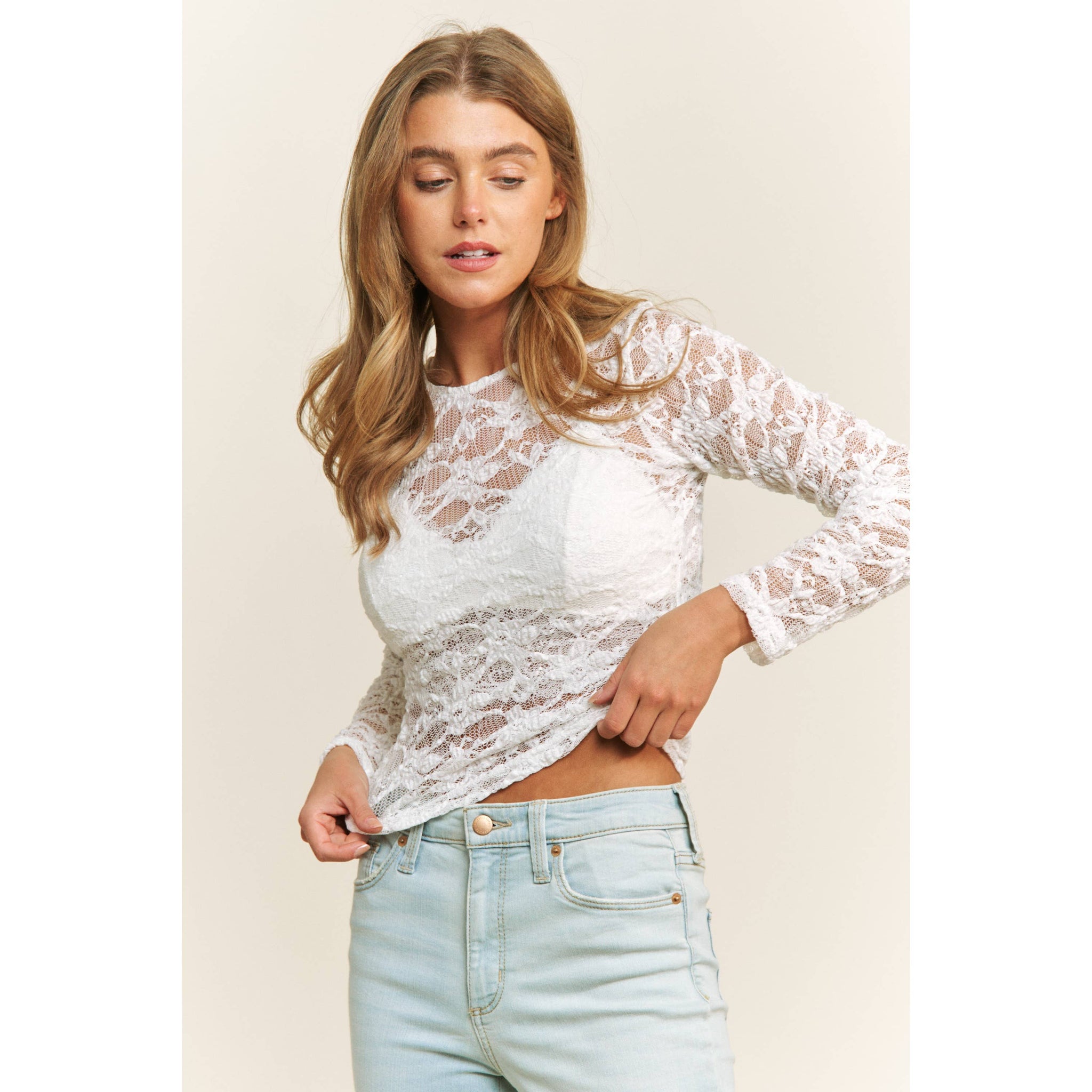 CHIC FLORAL LACE ROUND NECK DESIGN LONG SLEEVE FITTED TOP: White Multi